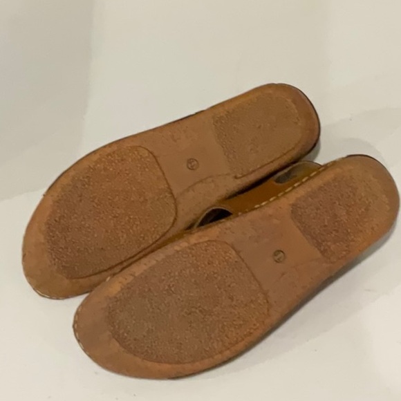 Easy Street Sloan Comfort Wave Tan Leather Sandals Women's Size 11 M (Run large) - Picture 4 of 6